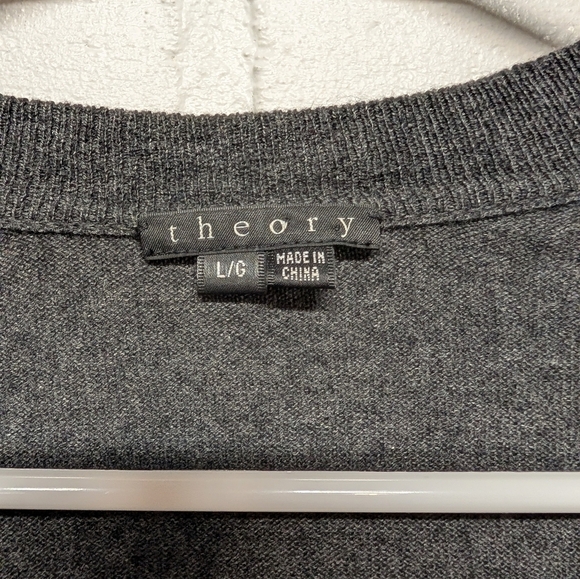 THEORY (Large) Cotton Cashmere Blend Button V-neck Cardigan Sweater - Picture 2 of 7